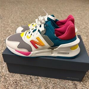 New Balance 997 Women’s Sneakers